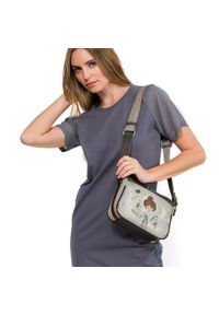 Torebka damska Anekke, listonoszka z dekoracyjnym nadrukiem i metalowym logo zapinana na suwak wyposażona w regulowany pasek oraz ozdobną zawieszkę,. Kolor: brązowy. Wzór: nadruk. Styl: casual, elegancki. Rodzaj torebki: na ramię #7