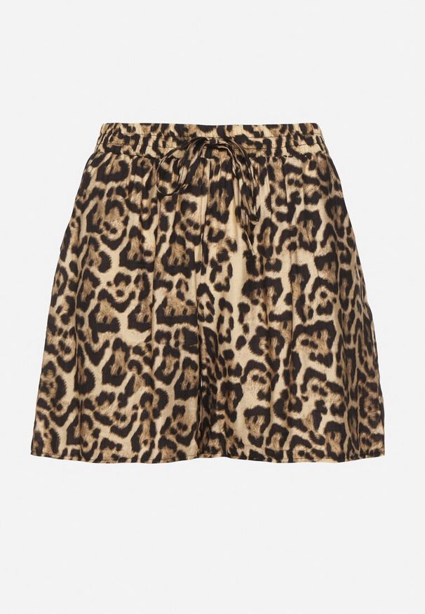 Born2be - Czarno-Beżowe Szorty w Panterkę z Wysokim Stanem Reviorae. Okazja: na co dzień, na spacer. Stan: podwyższony. Kolor: beżowy. Materiał: tkanina. Wzór: motyw zwierzęcy. Sezon: lato. Styl: casual, klasyczny