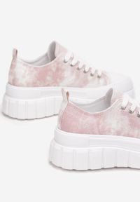 Born2be - Różowo-Białe Trampki Nesiphae. Nosek buta: okrągły. Kolor: różowy. Materiał: materiał, tkanina, guma. Szerokość cholewki: normalna. Wzór: aplikacja. Obcas: na platformie #3