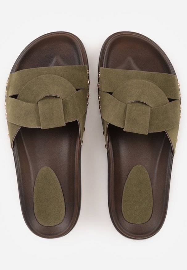 Born2be - Zielone Klapki z Przeplatanymi Paskami i Nitami przy Podeszwie Marivyn. Okazja: na co dzień, na randkę. Kolor: zielony. Materiał: len. Sezon: lato. Styl: casual, elegancki