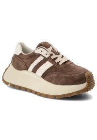 Sneakersy damskie S.Barski, cholewka skóra naturalna zamszowa kontrastowe panele wiązanie klasyczne fason niski zaokrąglony nosek masywna wizualnie p. Okazja: na co dzień. Zapięcie: sznurówki. Kolor: brązowy. Materiał: zamsz, skóra. Szerokość cholewki: normalna. Styl: klasyczny #1