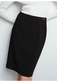 Ochnik - Klasyczna czarna ołówkowa spódnica. Kolor: czarny. Materiał: poliester. Styl: klasyczny #3