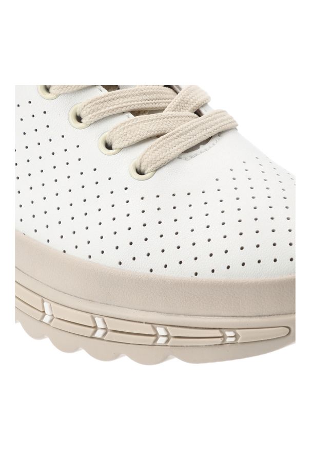 Półbuty damskie Filippo, ze skóry naturalnej perforowana cholewka sznurowane gruba podeszwa casual komfortowe, białe, DP7803/26. Okazja: na co dzień. Zapięcie: sznurówki. Kolor: biały. Materiał: skóra. Szerokość cholewki: normalna. Styl: casual