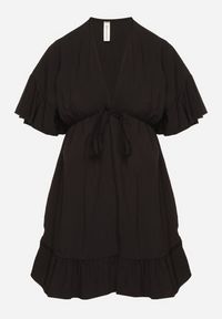 Born2be - Czarna Nietoperzowa Sukienka z Wiskozą o Rozkloszowanym Kroju z Falbanką Tullimi. Okazja: na co dzień. Typ kołnierza: dekolt w kształcie V. Kolor: czarny. Materiał: wiskoza. Styl: casual, elegancki #4