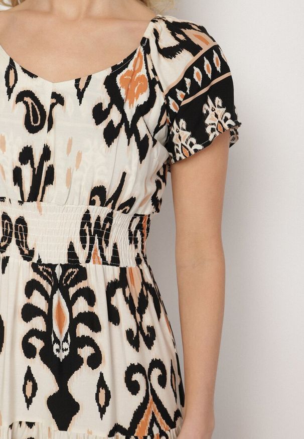 Born2be - Jasnobeżowa Wiskozowa Sukienka z Geometrycznym Wzorem Cleanna. Okazja: na spacer, na co dzień. Kolor: beżowy. Materiał: wiskoza. Wzór: geometria. Typ sukienki: proste. Styl: elegancki, casual