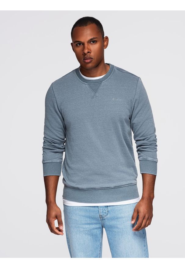 Ombre Clothing - Washowana bluza męska z ozdobnym przeszyciem przy dekolcie - jasnoniebieska V3 - Rozmiar: L. Kolor: niebieski. Materiał: jeans, materiał, poliester, bawełna. Wzór: haft