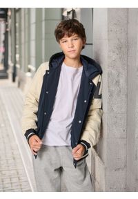 Sinsay - Kurtka z kapturem - granatowy. Typ kołnierza: kaptur. Kolor: niebieski #1