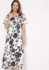 Born2be - Biało-Czarna Sukienka Długa z Kopertową Górą w Kwiatowy Print Solmare. Okazja: na co dzień, na randkę. Kolor: biały. Materiał: jeans. Długość rękawa: krótki rękaw. Wzór: kwiaty, nadruk. Typ sukienki: kopertowe. Styl: klasyczny, casual, elegancki. Długość: maxi #6