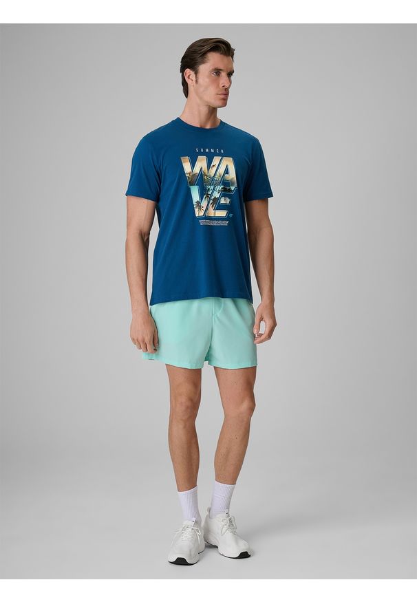 4f - 4F T-shirt regular z nadrukiem męski - turkusowy S. Okazja: na co dzień. Kolor: turkusowy. Materiał: bawełna, dzianina. Wzór: nadruk. Styl: wakacyjny, casual, klasyczny