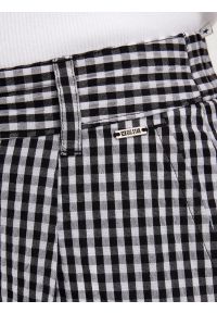 Big-Star - Spódnica damska midi w drobną kratę z guzikami biało-czarna Polli 906. Kolor: czarny. Materiał: bawełna, tkanina. Wzór: kratka. Styl: elegancki, retro, klasyczny #5