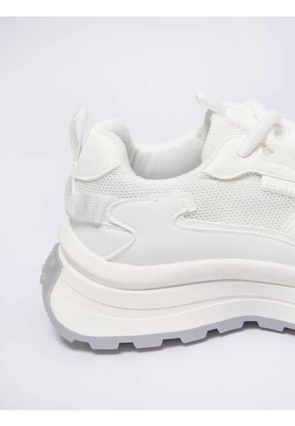 Big-Star - Sneakersy damskie białe NN274A107 101. Kolor: biały. Materiał: jeans, dresówka, materiał. Sport: fitness