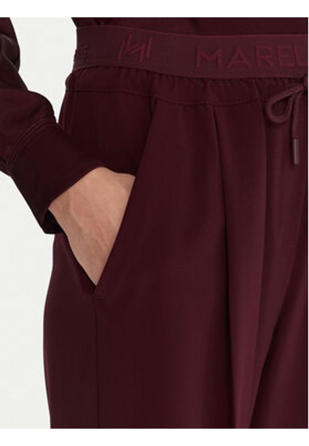 Marella Spodnie materiałowe Vanto 2523136065 Bordowy Regular Fit. Kolor: czerwony. Materiał: syntetyk