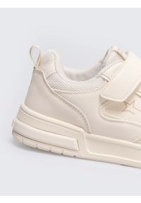 Big-Star - Sneakersy damskie beżowe RR374051 801. Okazja: na co dzień. Zapięcie: rzepy. Kolor: beżowy. Materiał: materiał #5