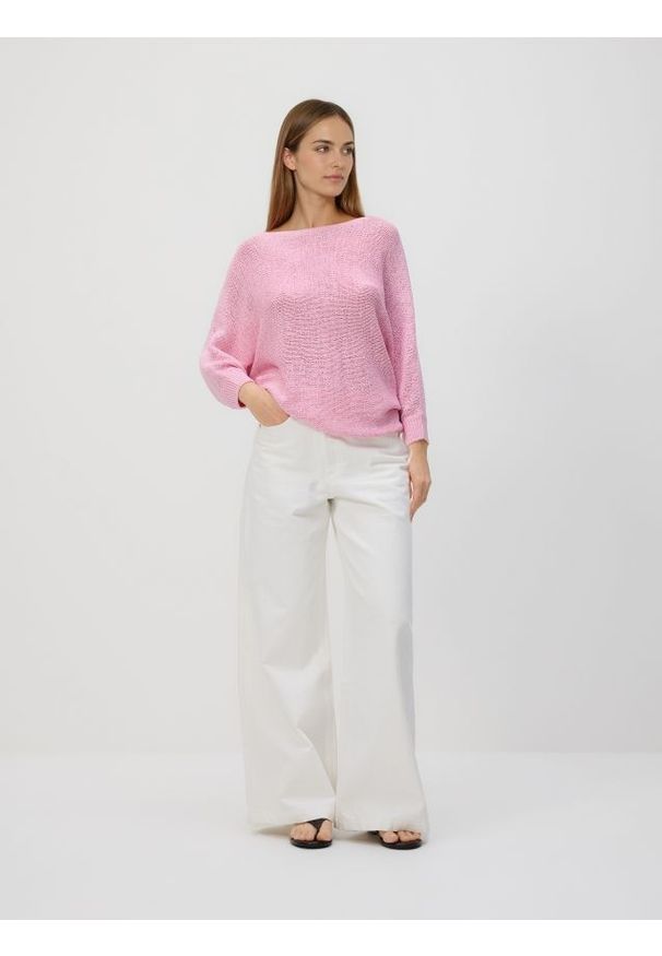 Reserved - Gładki sweter - różowy. Kolor: różowy. Materiał: dzianina. Wzór: gładki