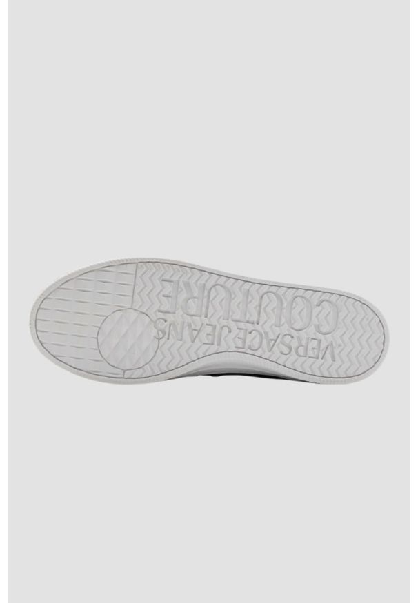 Versace Jeans Couture - VERSACE JEANS COUTURE Czarne sneakersy męskie Fondo Court 88 DIS. SK1. Kolor: czarny