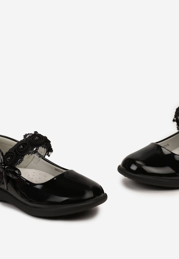 Born2be - Czarne Balerinki Lakierowane ze Skórzaną Wkładką i Perełkami Guxaria. Kolor: czarny. Materiał: lakier, skóra. Styl: elegancki