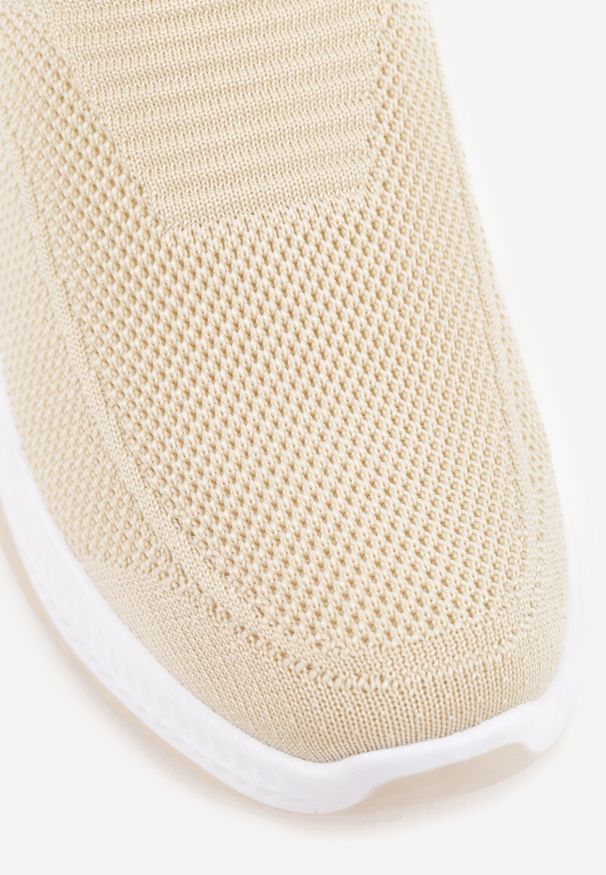 Renee - Beżowe Casualowe Buty Sportowe na Grubszej Podeszwie Ozdobione Perforacją Fiovena. Okazja: na co dzień. Kolor: beżowy. Materiał: jeans. Wzór: aplikacja