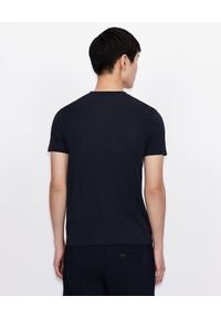 Armani Exchange - ARMANI EXCHANGE - Granatowy T-shirt z nadrukiem. Okazja: na co dzień. Kolor: niebieski. Materiał: jeans, bawełna. Wzór: nadruk. Styl: klasyczny, casual #6