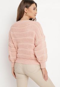 Born2be - Różowy Sweter o Krótkim Fasonie z Luźnymi Rękawami Hejlla. Kolor: różowy. Materiał: materiał. Długość: krótkie. Sezon: jesień, zima