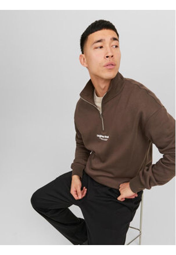 Jack & Jones - Jack&Jones Bluza Vesterbro 12241777 Brązowy Relaxed Fit. Kolor: brązowy. Materiał: bawełna, syntetyk