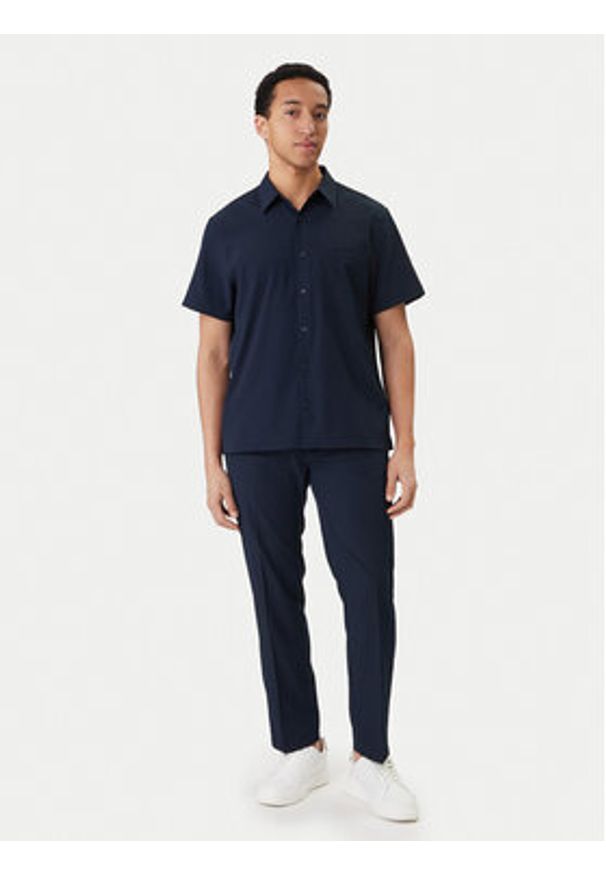 Calvin Klein Koszula LV04LF109G Granatowy Classic Fit. Kolor: niebieski. Materiał: syntetyk