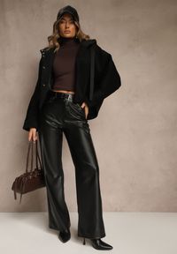 Renee - Czarna Nietoperzowa Kurtka Przejściowa z Kapturem Amiree. Okazja: na co dzień. Typ kołnierza: kaptur. Kolor: czarny. Materiał: dzianina. Długość: krótkie. Styl: casual #5