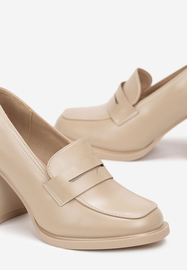 Born2be - Beżowe Półbuty na Słupku Keria. Okazja: na spotkanie biznesowe. Kolor: beżowy. Obcas: na słupku. Styl: elegancki, biznesowy