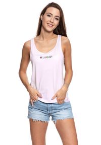 Wrangler - WRANGLER T SHIRT DAMSKI TANK LAVENDER FOG W7387EVVW. Długość rękawa: na ramiączkach. Wzór: kolorowy