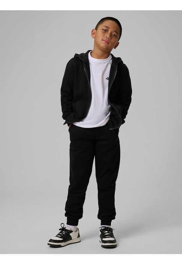 4f - 4F Bluza dresowa regular z kapturem chłopięca - czarna 134 (8-9 lat). Okazja: na co dzień. Typ kołnierza: kaptur. Kolor: czarny. Materiał: dresówka. Sezon: lato. Styl: casual