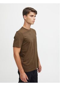 Casual Friday T-Shirt 20504834 Brązowy Regular Fit. Okazja: na co dzień. Kolor: brązowy. Materiał: bawełna. Styl: casual #4