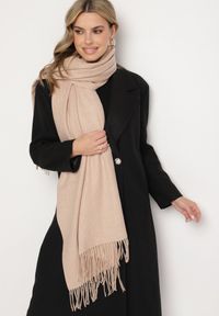 Born2be - Beżowy Szalik z Bawełną i Wiskozą Ozdobiony Frędzlami Siadortia. Okazja: na co dzień, na spotkanie biznesowe. Kolor: beżowy. Materiał: bawełna, wiskoza. Wzór: aplikacja. Styl: klasyczny, casual, elegancki, biznesowy #3