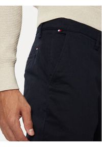 TOMMY HILFIGER - Tommy Hilfiger Chinosy Denton MW0MW37873 Granatowy Slim Fit. Kolor: niebieski. Materiał: bawełna #5