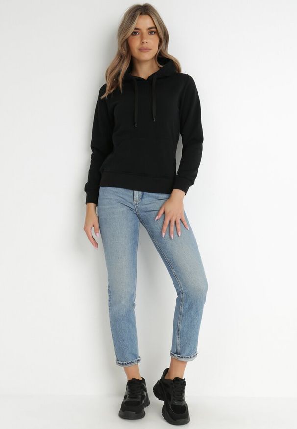 Born2be - Czarna Bluza z Kapturem Tamena. Okazja: na co dzień. Typ kołnierza: kaptur. Kolor: czarny. Materiał: jeans, polar. Styl: wizytowy, casual