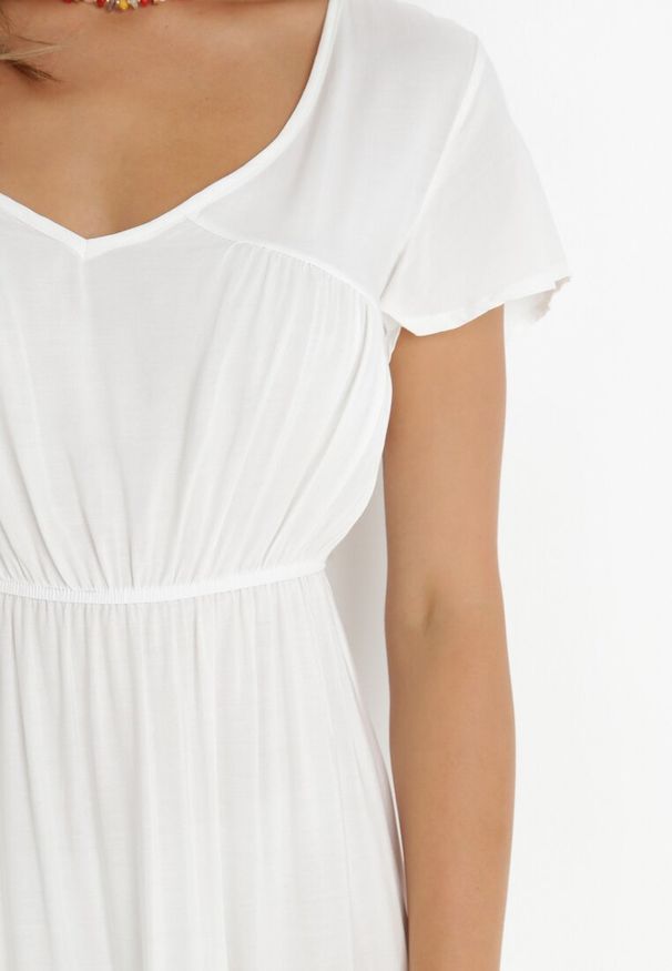 Born2be - Biała Sukienka z Wiskozy o Rozkloszowanym Kroju Folky. Okazja: na co dzień. Typ kołnierza: dekolt w kształcie V. Kolor: biały. Wzór: gładki. Typ sukienki: proste. Materiał: wiskoza. Sezon: lato. Styl: casual, elegancki. Długość: midi