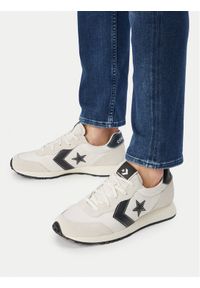 Converse Sneakersy Omega Trainer A13323C Beżowy. Kolor: beżowy. Materiał: materiał #1