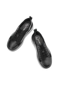 Czarne Sneakersy Filippo Modne Obuwie Damskie. Okazja: na co dzień. Kolor: czarny. Materiał: skóra. Szerokość cholewki: normalna. Wzór: jednolity. Sport: turystyka piesza #5