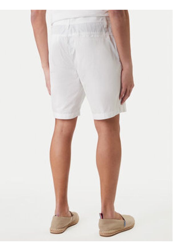 Emporio Armani Szorty sportowe EM000591 AF20428 U0002 Biały. Kolor: biały. Materiał: bawełna. Styl: sportowy