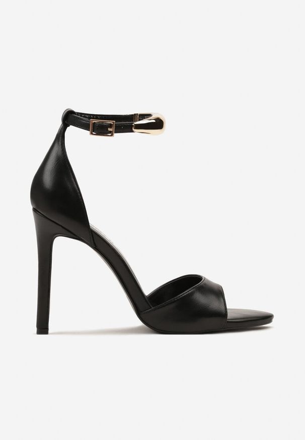 Born2be - Czarne Sandały na Obcasie z Metaliczną Aplikacją przy Pasku Idanetta. Okazja: na co dzień. Zapięcie: pasek. Kolor: czarny. Materiał: jeans. Wzór: aplikacja. Obcas: na obcasie. Styl: elegancki, klasyczny, casual. Wysokość obcasa: średni