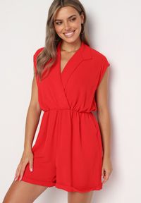 Born2be - Czerwony Kombinezon z Nakładkowym Dekoltem i Gumką w Talii Nansaliah. Kolor: czerwony #1