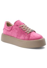 Różowe Sneakersy Filippo Stylowe Obuwie Damskie Na Platformie. Okazja: na co dzień. Zapięcie: sznurówki. Kolor: różowy. Materiał: zamsz. Obcas: na platformie. Styl: elegancki