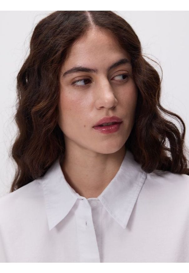 Reserved - Koszula z bawełny oxford - biały. Kolor: biały. Materiał: bawełna