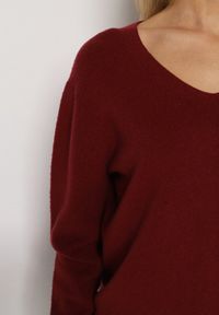 Born2be - Bordowy Sweter z Wiskozą i Wełną z Dekoltem w Serek Claida. Okazja: na co dzień. Typ kołnierza: dekolt w serek. Kolor: czerwony. Materiał: wełna, wiskoza. Styl: casual #5