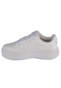 Buty do chodzenia damskie Nike Court Vision Alta. Kolor: biały, wielokolorowy, beżowy. Materiał: syntetyk, skóra, materiał. Model: Nike Court. Sport: turystyka piesza