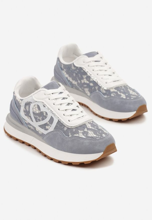 Born2be - Niebieskie Sneakersy Zdobione Koronką Callriva. Okazja: na co dzień. Kolor: niebieski. Materiał: koronka. Wzór: aplikacja, koronka. Obcas: na płaskiej podeszwie
