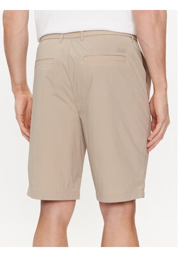 Calvin Klein Szorty materiałowe K10K112836 Beżowy Straight Fit. Kolor: beżowy. Materiał: syntetyk