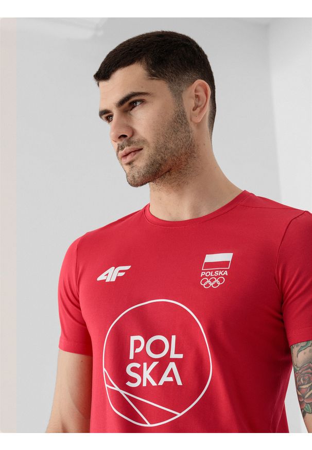 4f - Koszulka męska Polska - Tokio 2020. Kolor: czerwony. Materiał: bawełna, dzianina. Wzór: nadruk. Sezon: lato