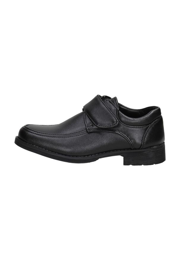 American Club - Czarne pantofle dziecięce na rzepy AMERICAN CLUB KOM37 KOMUNIA. Okazja: na komunię. Zapięcie: rzepy. Kolor: czarny. Materiał: skóra