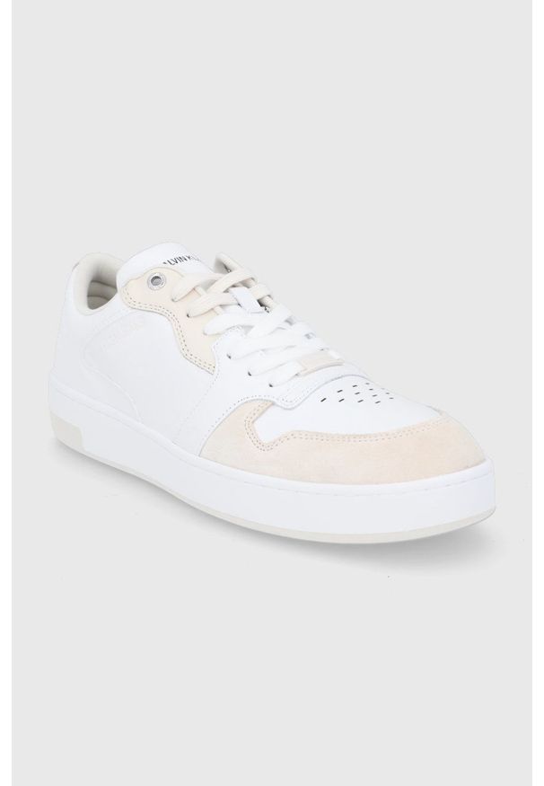 Calvin Klein Jeans Buty skórzane kolor biały. Nosek buta: okrągły. Zapięcie: sznurówki. Kolor: biały. Materiał: guma