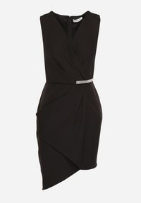 Born2be - Czarna Sukienka Vices Dopasowana Asymetryczna z Błyszczącą Wstawką Tolivena. Okazja: na co dzień. Typ kołnierza: dekolt w kształcie V. Kolor: czarny. Materiał: materiał. Wzór: aplikacja. Typ sukienki: asymetryczne. Styl: casual, elegancki #7