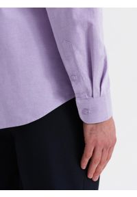 Ombre Clothing - Bawełniana męska pastelowa koszula typu oxford – lawendowa V2. Kolor: fioletowy. Materiał: bawełna. Wzór: aplikacja, ze splotem. Styl: klasyczny, elegancki #9